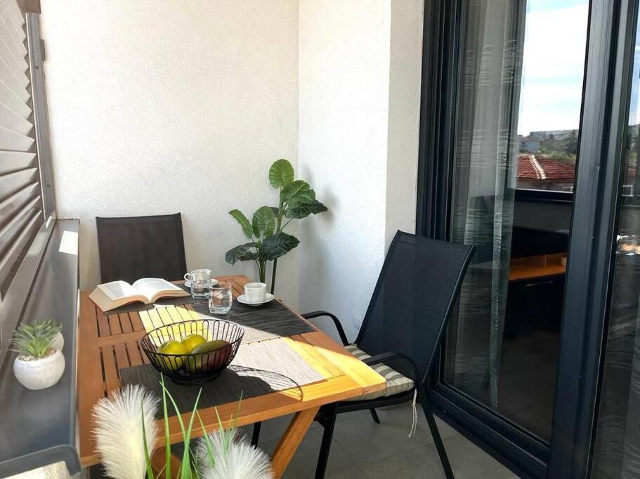 Art Apartment Monvidal Pula Buitenkant foto